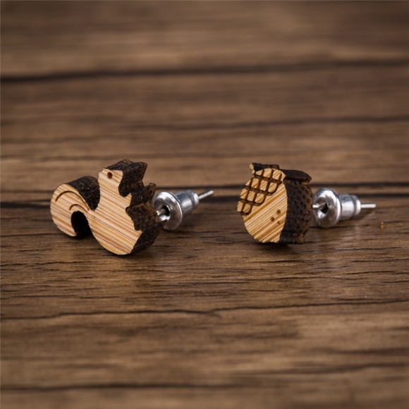 "Autumn Vibes" Squirrel & Acorn Handmade Earrings - Picture 2 of 3